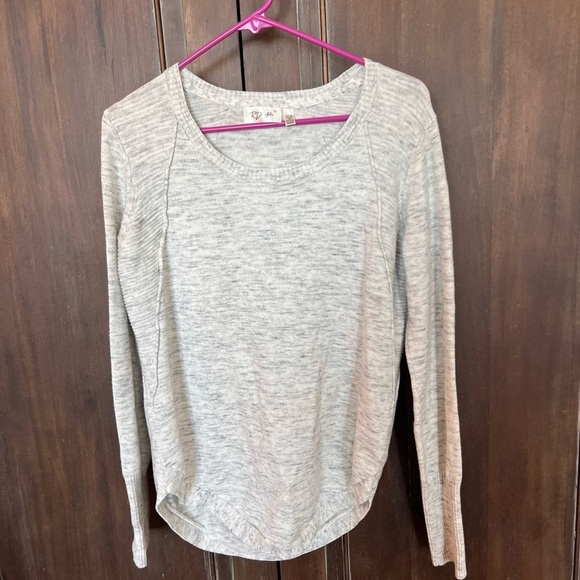 RD Style Tops - RD Style Light Gray Heathered Long Sleeve Top